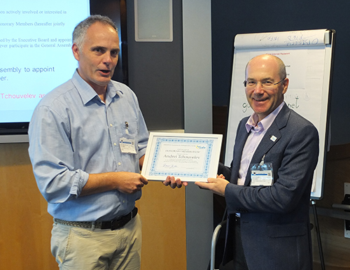 HySafe president Thomas Jordan welcoming his predecessor Andrei Tchouvelev (r.) as new honorary member of HySafe